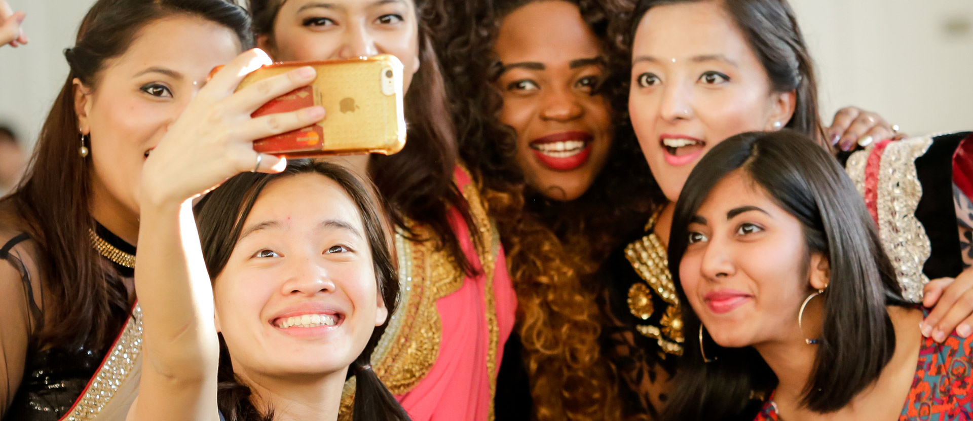 Student selfie at the international AXIS dinner 